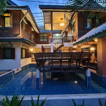 Tepbunthomhouse Ayutthaya Appartement Buitenkant foto