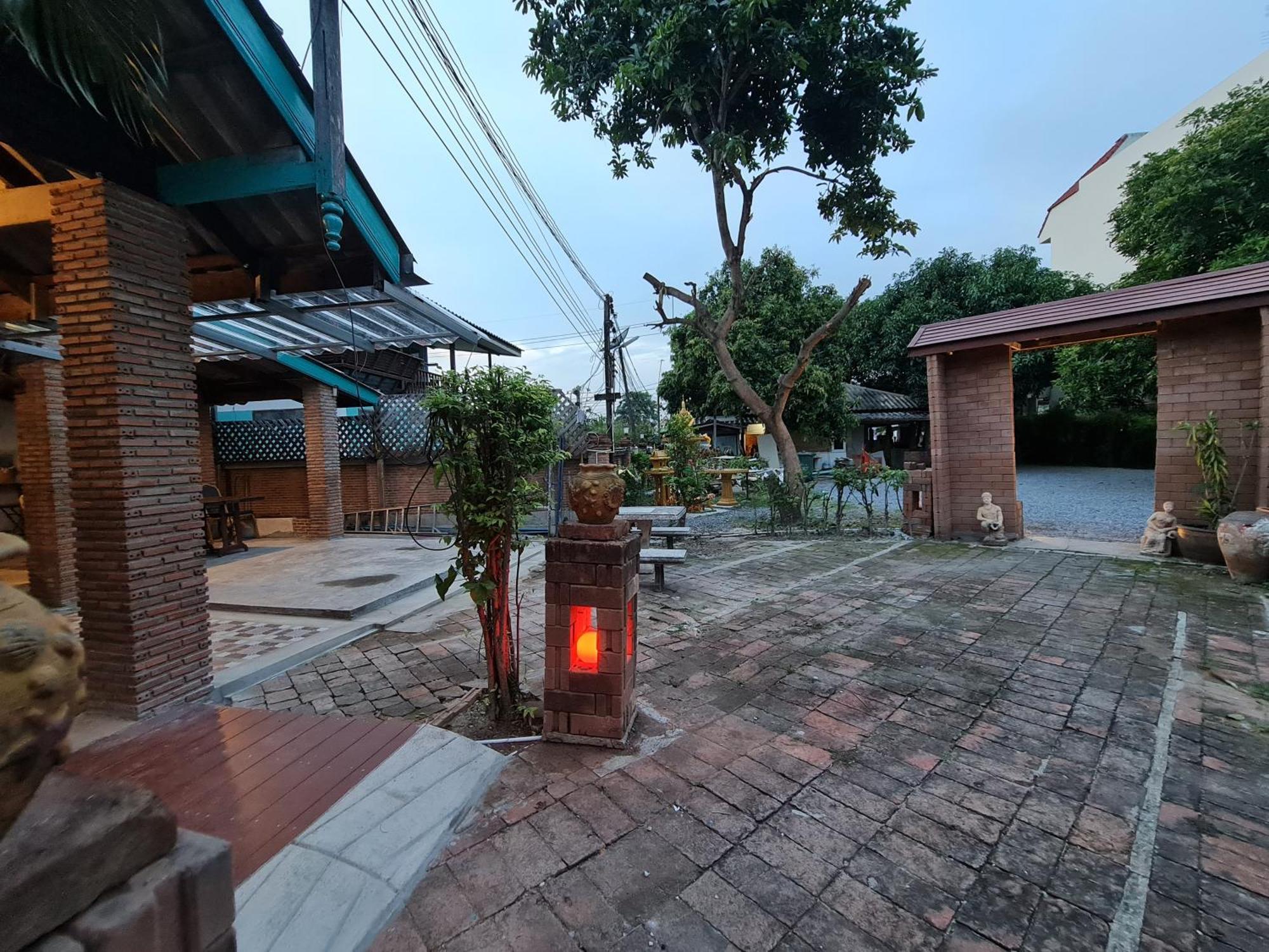 Tepbunthomhouse Ayutthaya Appartement Buitenkant foto