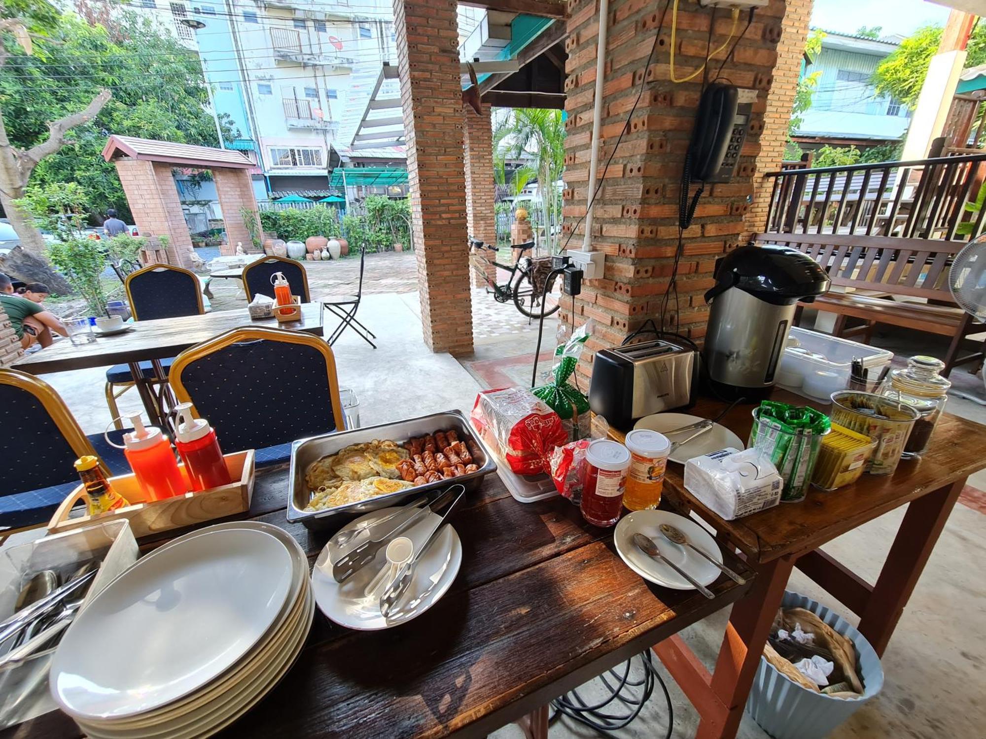 Tepbunthomhouse Ayutthaya Appartement Buitenkant foto