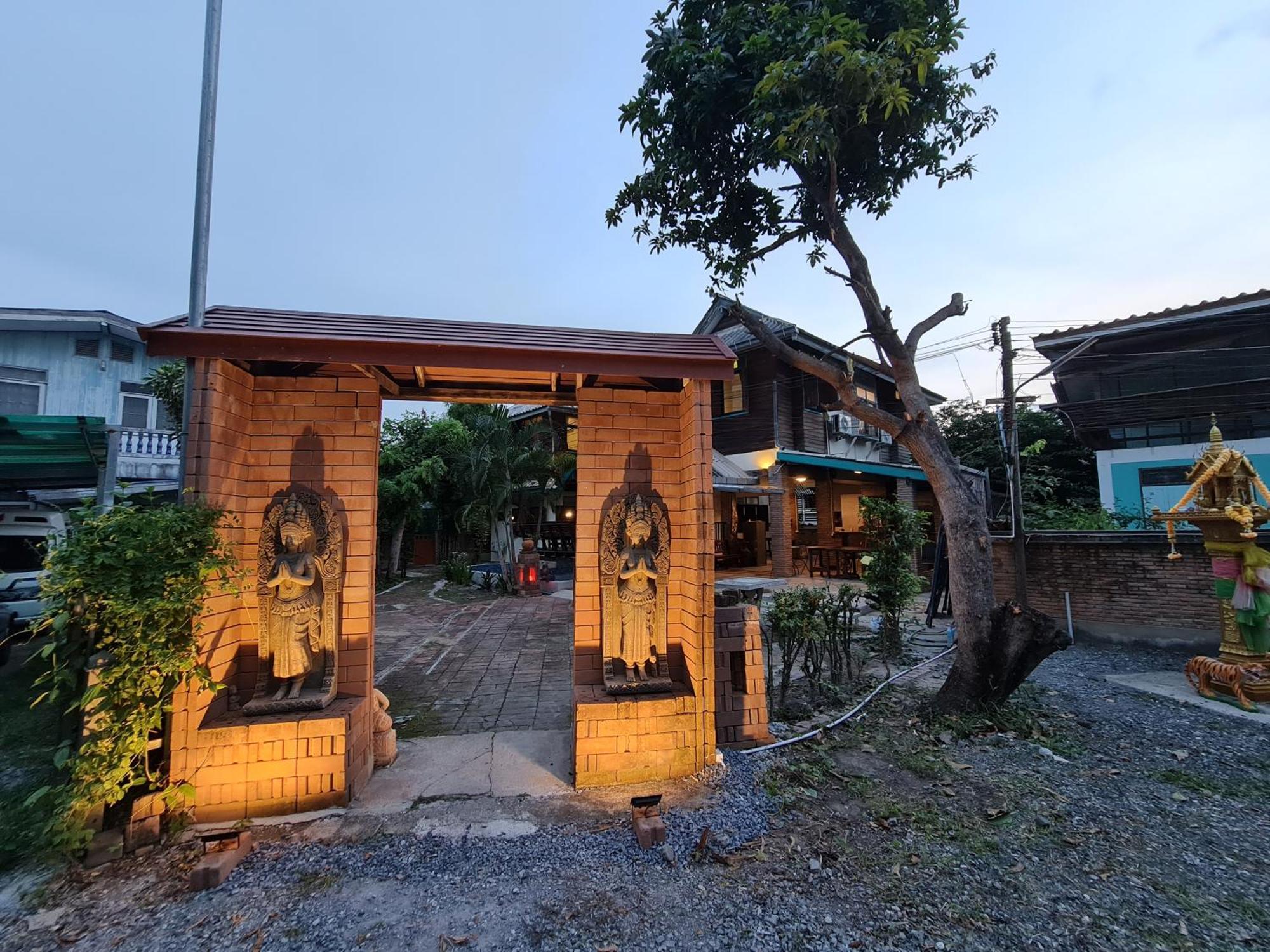Tepbunthomhouse Ayutthaya Appartement Buitenkant foto