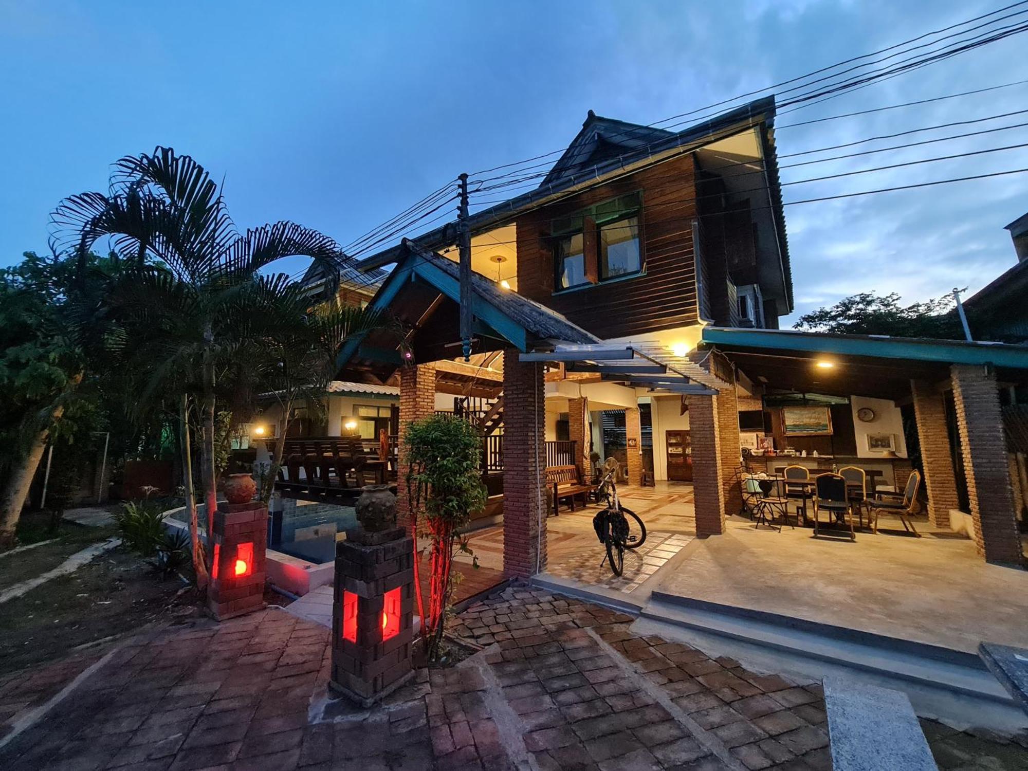 Tepbunthomhouse Ayutthaya Appartement Buitenkant foto