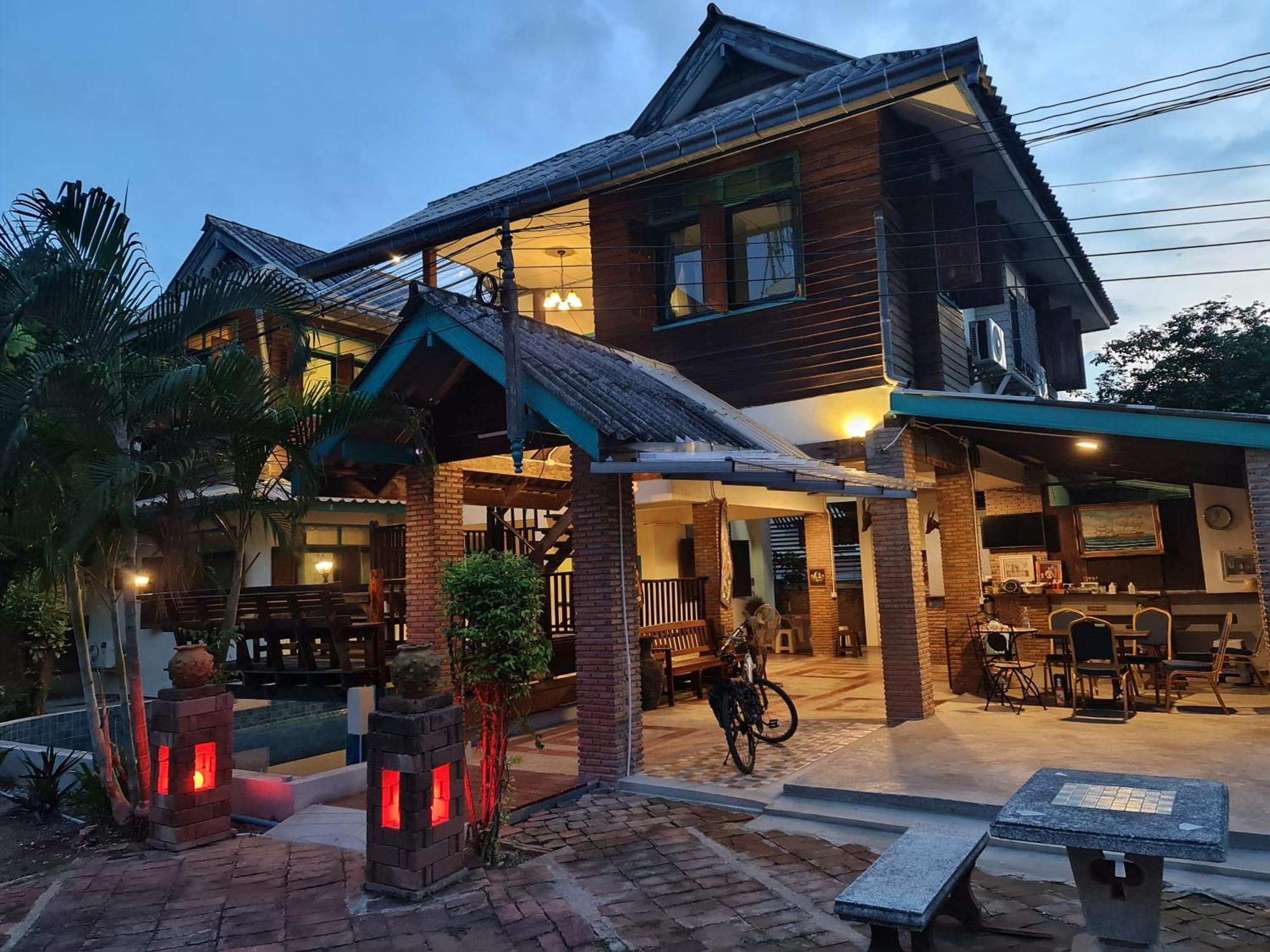 Tepbunthomhouse Ayutthaya Appartement Buitenkant foto